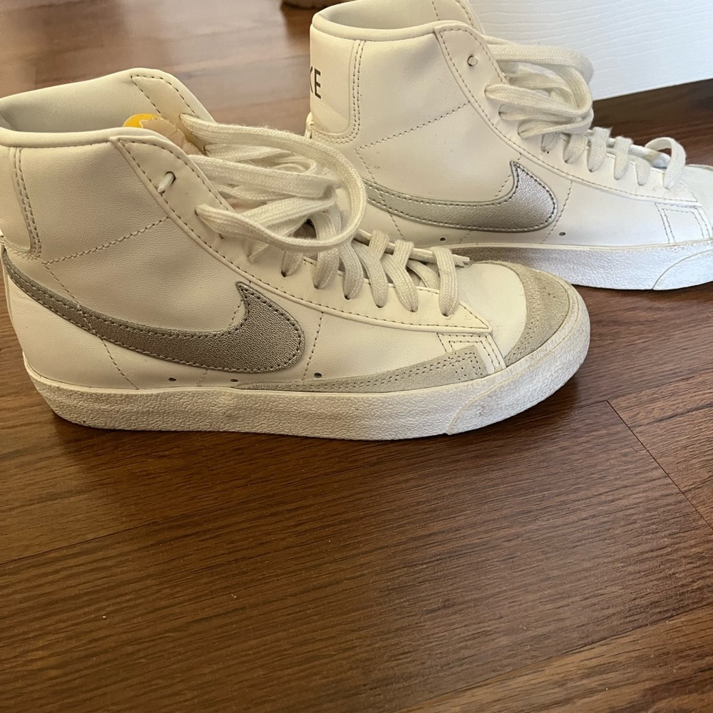 Nike blazer mid